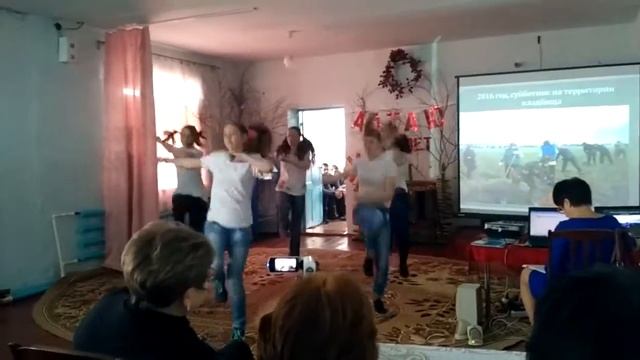 Танец под песню Время и Стекло "Кароче" смотреть онлайн