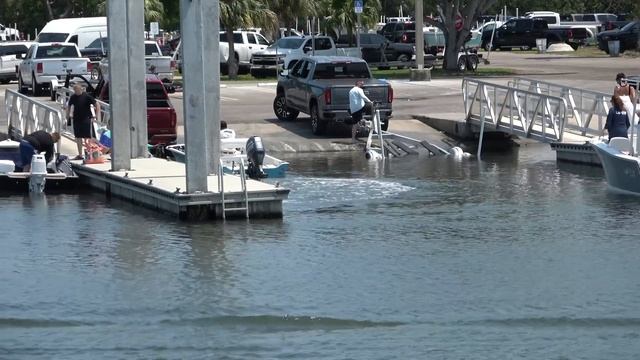 Big Trouble At The Ramp | Miami Boat Ramps | Bay Front | Broncos Guru | Wavy Boats смотреть онлайн