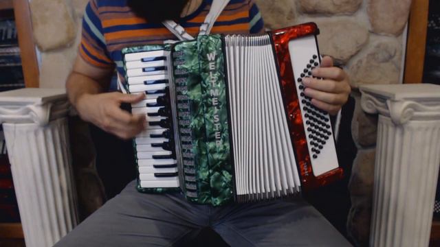 WELTJUW3072ITFL - Italian Flag Weltmeister Juwel Piano Accordion LMM 30 72 $1999 смотреть онлайн