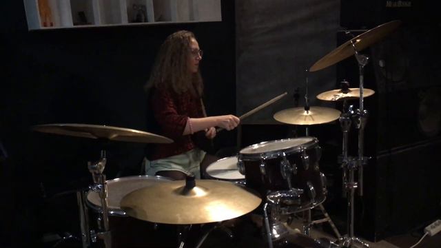 The Pretty Reckless - Make Me Wanna Die (drum cover by Анастасия Улитина) смотреть онлайн