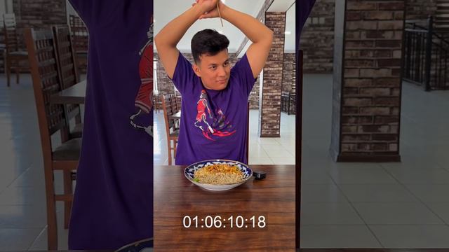 Съел плов китайскими палочками 🥢Ate Pilaf with chopsticks 🥢 смотреть онлайн