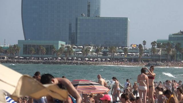 Барселона, пляж Барселонета смотреть онлайн