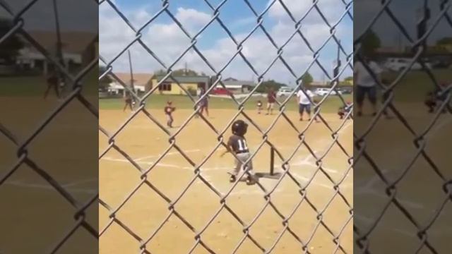 Little brother first game (cute ) смотреть онлайн