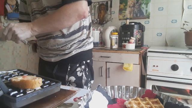 Очень вкусные горячие бутербургеры   готовлю   для семьи и  для себя.  съедается быстро