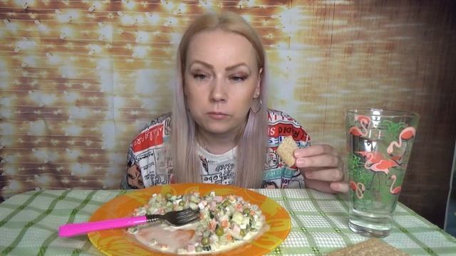 МУКБАНГ Салат ОЛИВЬЕ на ночь глядя!///ОТВЕЧАЮ НА ВОПРОСЫ///MUKBANG Salad OLIVIER//Eeating Show / 먹방