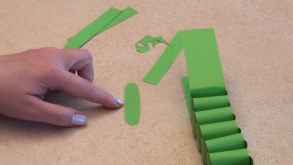 Diy paper crafts.   Paper crocodiles. PAPER TRICKS