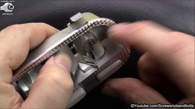 Interior Light Bulb Change - Peugeot 307 смотреть онлайн