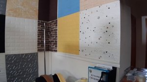 Самоклеящийся плинтус используем, как декор или Фриз.