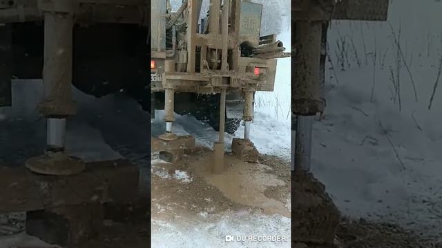 Бурение в Михайловске. Плывуны с галькой смотреть онлайн