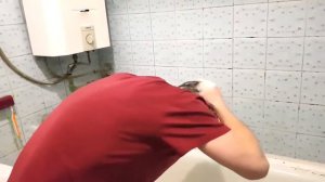 САМЫЙ ГЛУПЫЙ ПРАНК В ВАННОЙ НАД ПАРНЕМ   ОН ПЛАЧЕТ ПРОСИТ ПРОЩЕНИЯ   ЖЕСТОКИЙ ПРАНК   АНАНАСТЕНЬКА