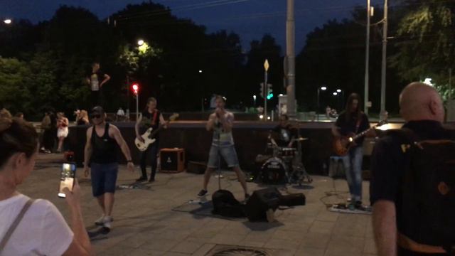 2019-06-09 Павел Даниленко и гр. Другие Люди - Лесник(Король и Шут) на Партизанской смотреть онлайн