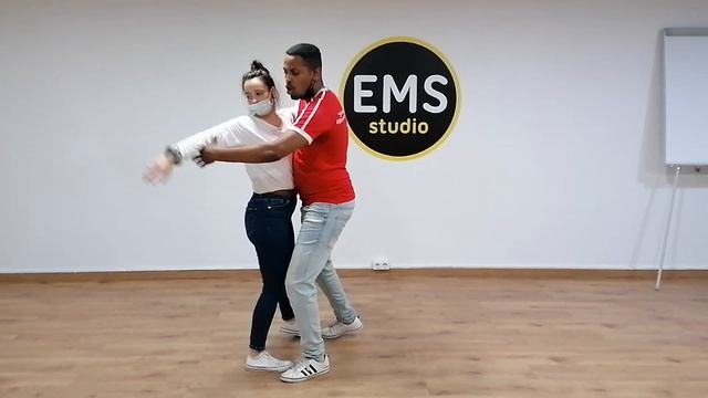 Paso de bachata Sensual básico Rompe y traigo #salchatea смотреть онлайн