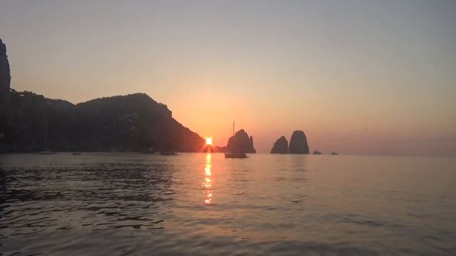 Капри. Встреча солнца. Яхт-йога-тур. смотреть онлайн