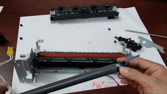 Tháo bao lụa sấy 252dw| How to Replace Fuser Film Sleeve And Pressure Roller Canon LBP252dw printer смотреть онлайн