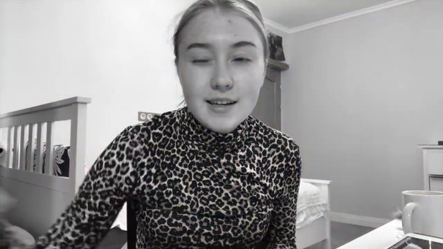 живу день как КАЙЛИ ДЖЕННЕР смотреть онлайн