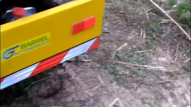 Как набрать чистую воду из водоема для гербицидов? Труба-фильтр + прицепная бочка для воды. смотреть онлайн