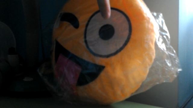 Крутая подушка эмодзи распаковка смотреть онлайн