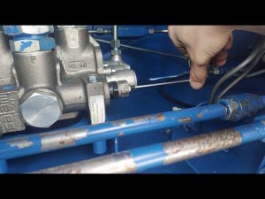 Настройка предохранительных клапанов гидрораспределителя Salami vd12 на автокране кс-65713-1