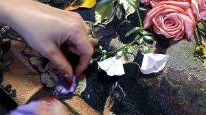 Анютины глазки из атласных лент