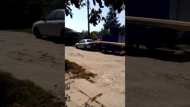 Вот как надо возить доску шести метровую на прицепе корида. смотреть онлайн