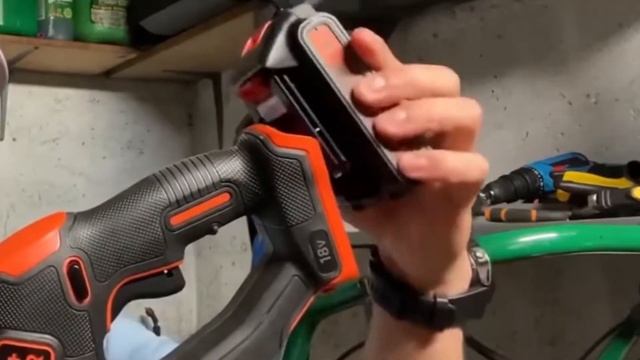 BLACK+DECKER 36 V Lithium-Ion Strimmer With 2.0 Ah Battery