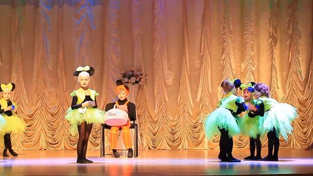 Осенний Вернисаж 20161112 131736 MVI 6147 (Belly dance) смотреть онлайн