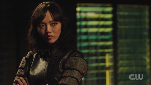 BIG Crisis Reveal & WTF is The Monitor Hiding?! - Arrow Season 8 Episode 2 REVIEW смотреть онлайн