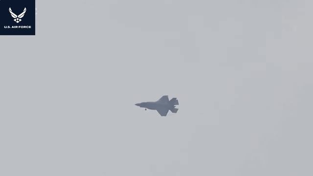 Fighters | Fighter Jet | Dutch F35 vs F16 Low Approach Pass смотреть онлайн