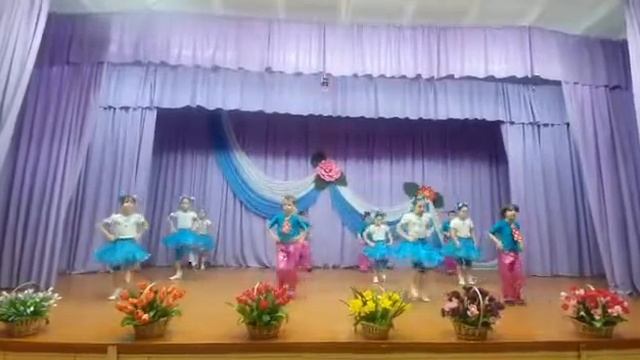 Младшая группа АСБТ "Ритм с танцем "Полька" для онлайн концерта "Любимым мамам" педагог Т.Е. Бабенк смотреть онлайн