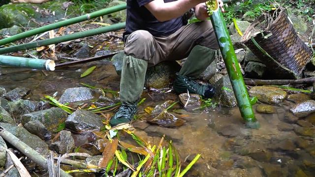 Handmade Bamboo Baskets & Wild Food: Survival Alone | EP.124 смотреть онлайн