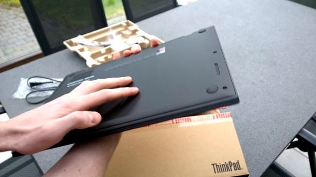 Lenovo ThinkPad X1 Carbon Gen 3 - Unboxing Video (Nederlands) смотреть онлайн