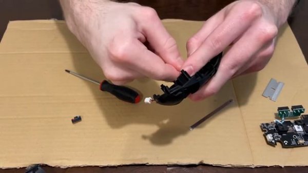 How to Disassemble a Logitech G305