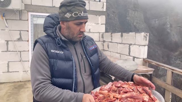 РАДЖАБ ЛЕГЕНДА В ЩОКЕ ОТ ШАШЛЫКА!!! Как приготовить Казан кебаб и Шашлык смотреть онлайн