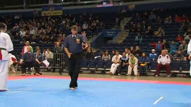 Anikó Szondi vs. Tatiana Constantinova - European (Shin)Kyokushin Karate Championship Vilnius 2011 смотреть онлайн