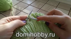 Вязание шапки спицами красивым узором из вытянутых петель. Мастер класс!