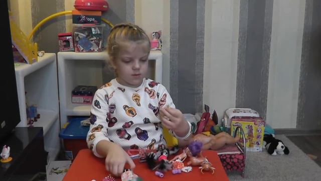 Алиса 6 лет. Обзор игрушек. Новые куклы. смотреть онлайн