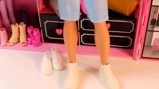 Barbie & Ken❤️️Rutina de mañana en la habitación смотреть онлайн