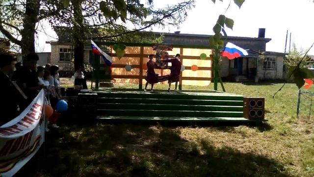 Танец под песню "Ах, эти тучи в голубом!" смотреть онлайн