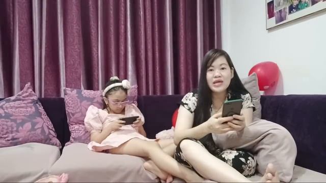 Zoe & Aashvi is going live! смотреть онлайн