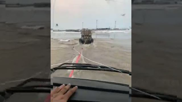 Tatra 8x8 тащит Volvo через реку Ч. 2 смотреть онлайн