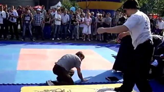 Илицюань | Туйшоу на помосте со всеми желающими | Сергей Соколов смотреть онлайн