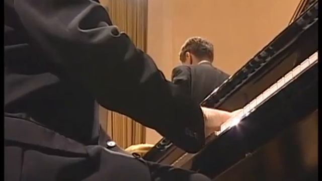 Ivari Ilja plays J.Brahms Piano Concerto No.1, 2nd Movement (2) смотреть онлайн
