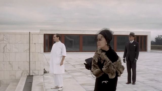 Кленовые листья, личность и государство