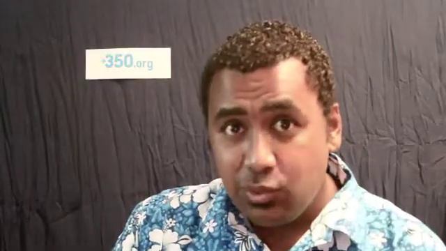 Peter Waqavonovono - Hibiscus King rallying call for moving planet 350.org смотреть онлайн