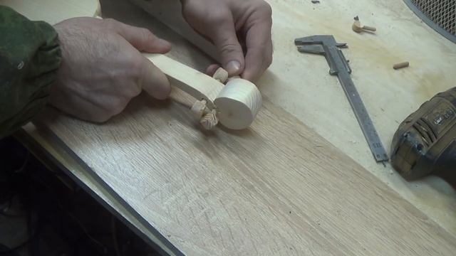 КАК СДЕЛАТЬ ДЕРЕВЯННУЮ СКРИПКУ СТРАДИВАРИ и АМАТТИ )))))) Деткам в садик.Крутая скрипка из столярки смотреть онлайн