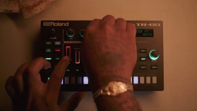 Roland TR-6S Rhythm Performer смотреть онлайн