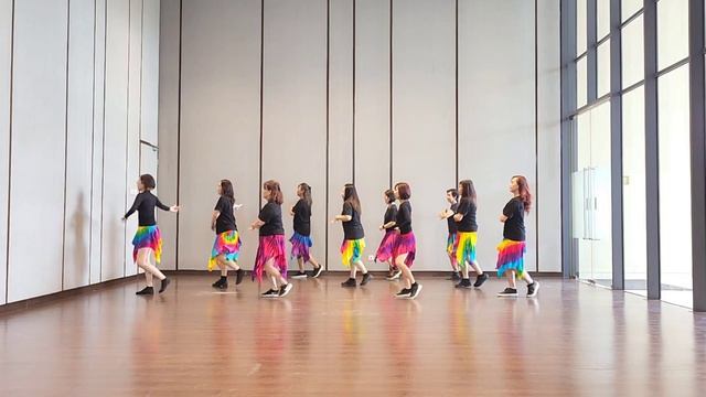 MY BELLA DONNA || Hapiz Hamzah (INA) - August 2022 || Line Dance Demo by 🍭Lollipop🍭 смотреть онлайн