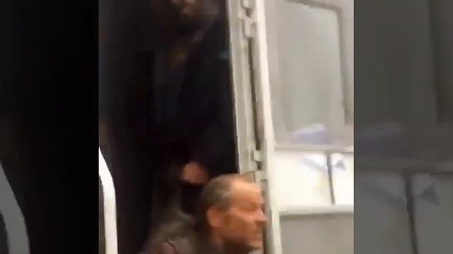Game of Thrones Cast Singing 'I Hope I Don't Fall In Love With You' and 'Yellow Bird' смотреть онлайн