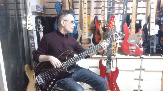 HIGH END JAPANESE BASS GUITARS: Moon DJB5 vs JJ5 Mitsuru Sutoh Signature BASS COMPARISON BASS REVIE смотреть онлайн