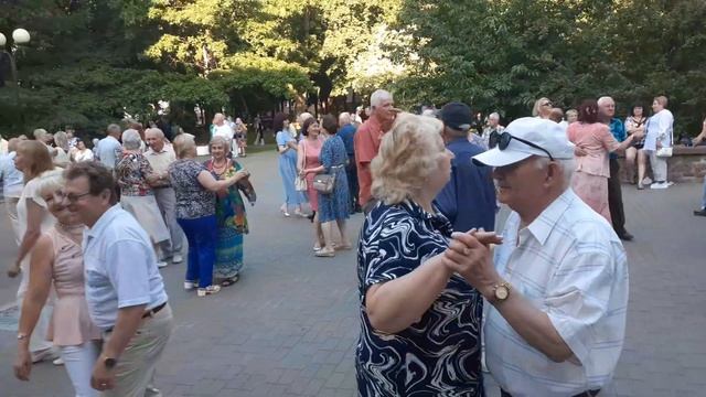 09.07.2023.???Гитара ,девочка моя. "Лесоповал ".В Гомельском парке. смотреть онлайн